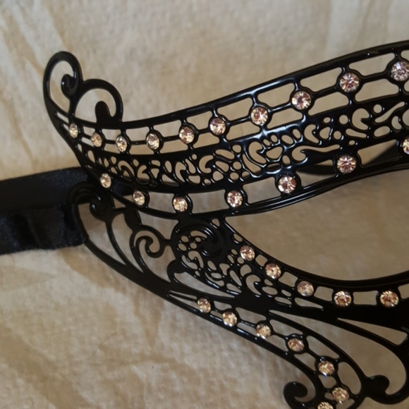 Black Metal Halloween Mask with Rhinestones - Picture 3 of 5